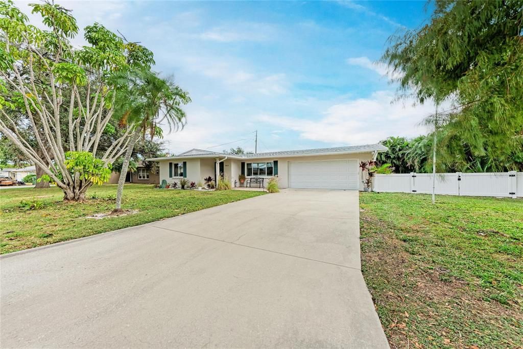 En Venta: $439,000 (3 camas, 2 baños, 1668 Pies cuadrados)