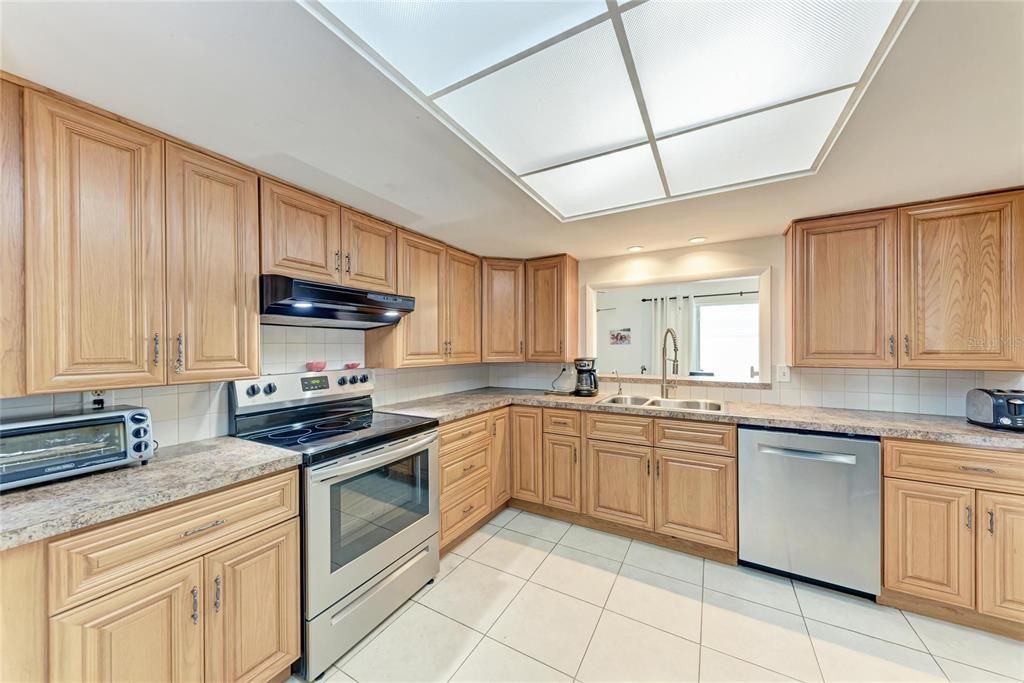 En Venta: $439,000 (3 camas, 2 baños, 1668 Pies cuadrados)