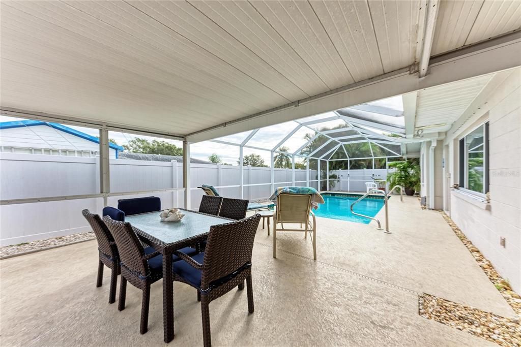 En Venta: $439,000 (3 camas, 2 baños, 1668 Pies cuadrados)