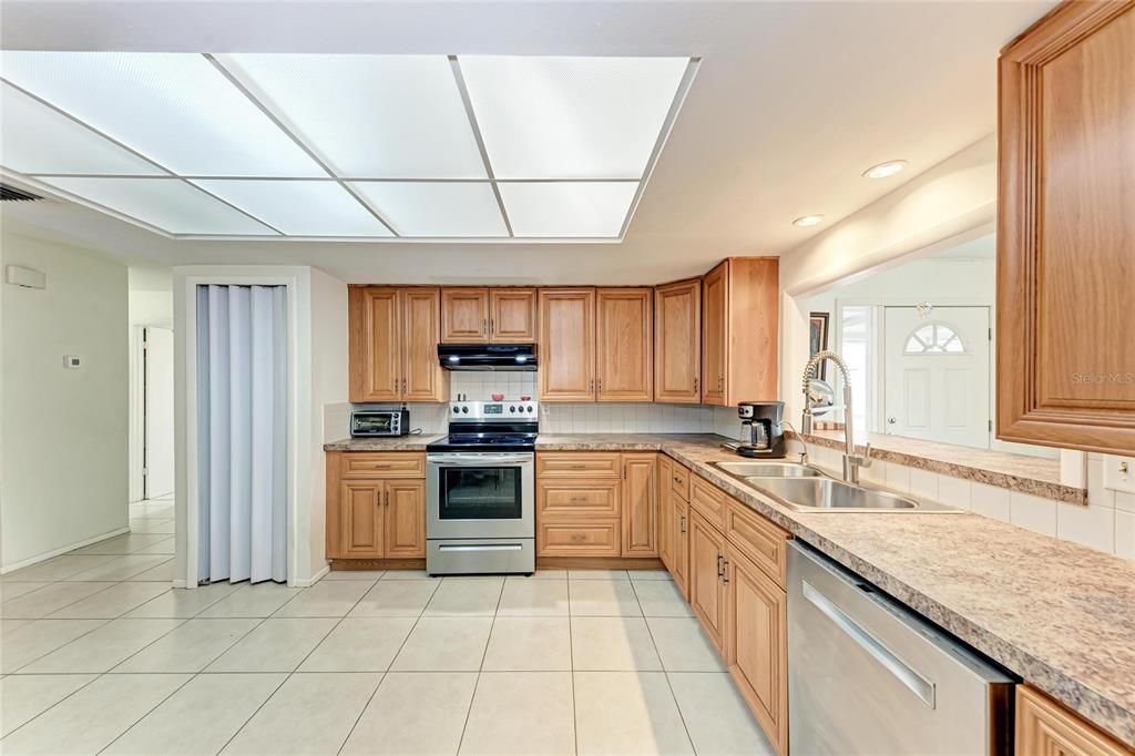 En Venta: $439,000 (3 camas, 2 baños, 1668 Pies cuadrados)