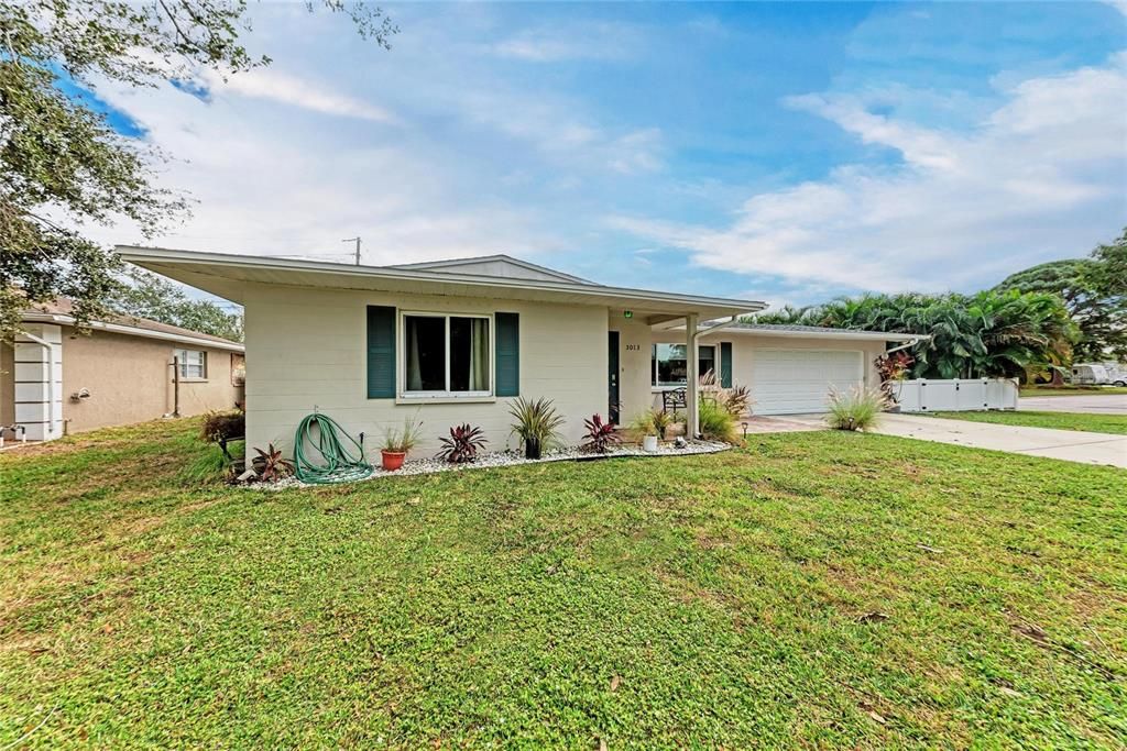 En Venta: $439,000 (3 camas, 2 baños, 1668 Pies cuadrados)