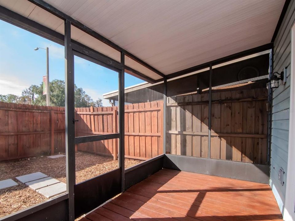 На продажу: $224,000 (2 спален, 2 ванн, 1261 Квадратных фут)