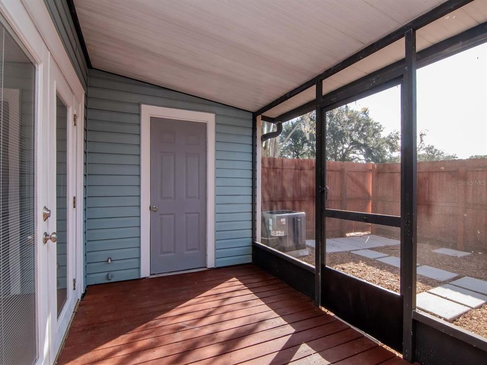 На продажу: $224,000 (2 спален, 2 ванн, 1261 Квадратных фут)