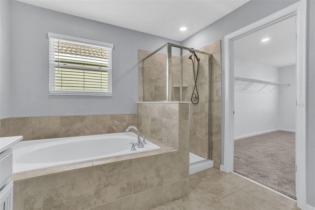 For Sale: $359,999 (4 beds, 2 baths, 2333 Square Feet)