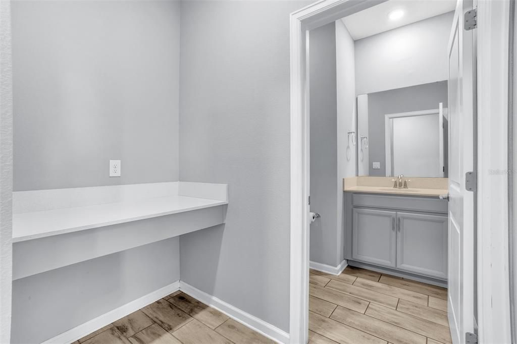 For Sale: $359,999 (4 beds, 2 baths, 2333 Square Feet)