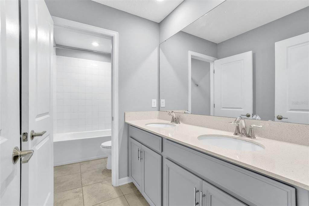 For Sale: $359,999 (4 beds, 2 baths, 2333 Square Feet)