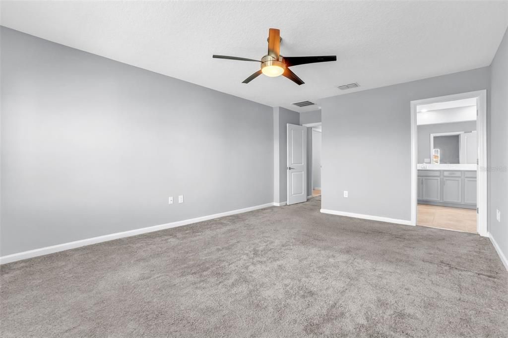 For Sale: $359,999 (4 beds, 2 baths, 2333 Square Feet)