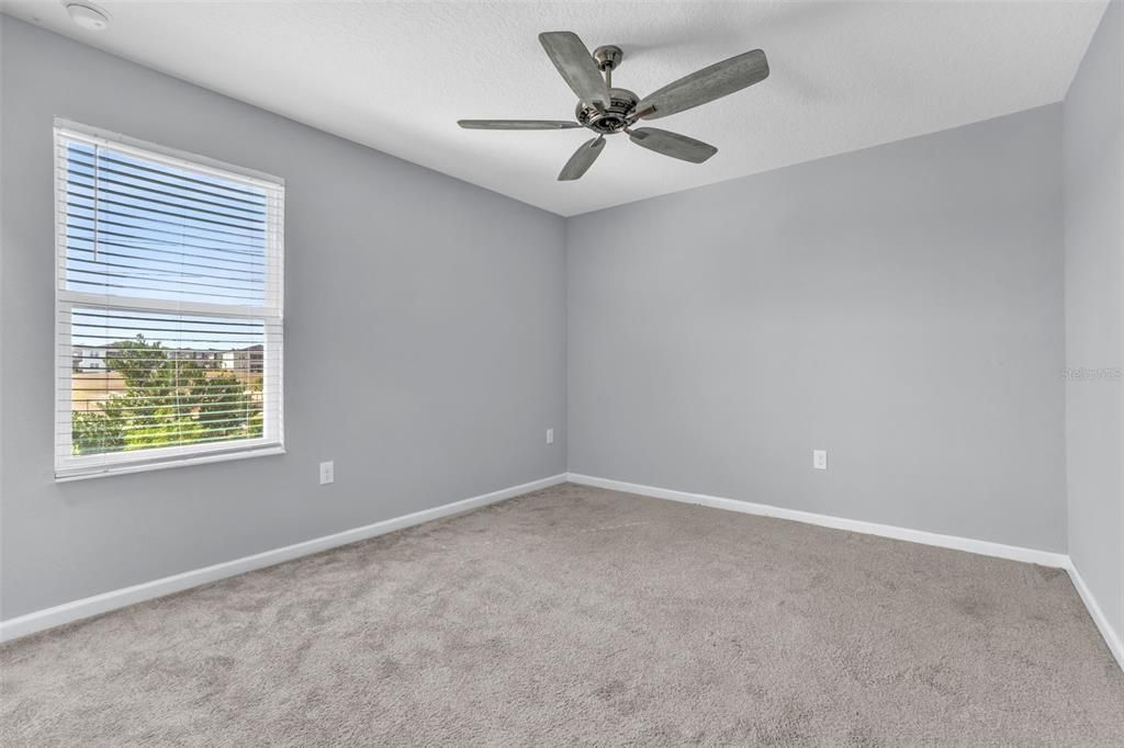 For Sale: $359,999 (4 beds, 2 baths, 2333 Square Feet)