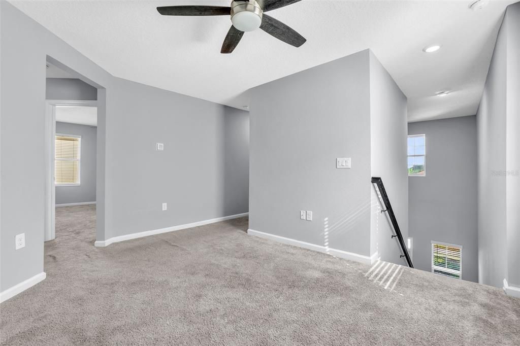 For Sale: $359,999 (4 beds, 2 baths, 2333 Square Feet)