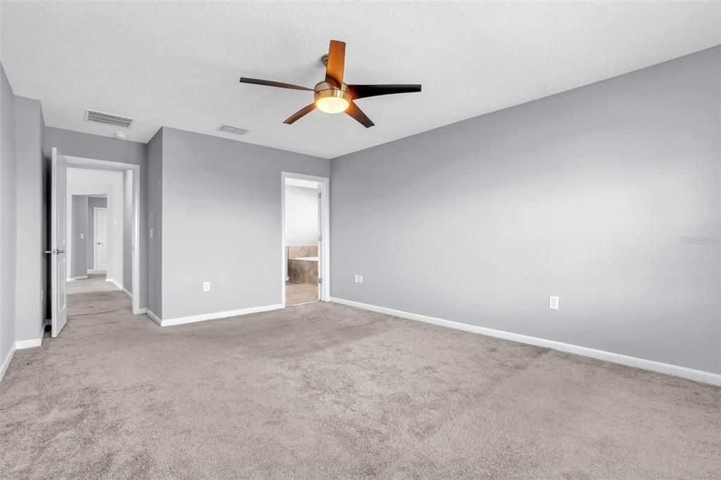 For Sale: $359,999 (4 beds, 2 baths, 2333 Square Feet)