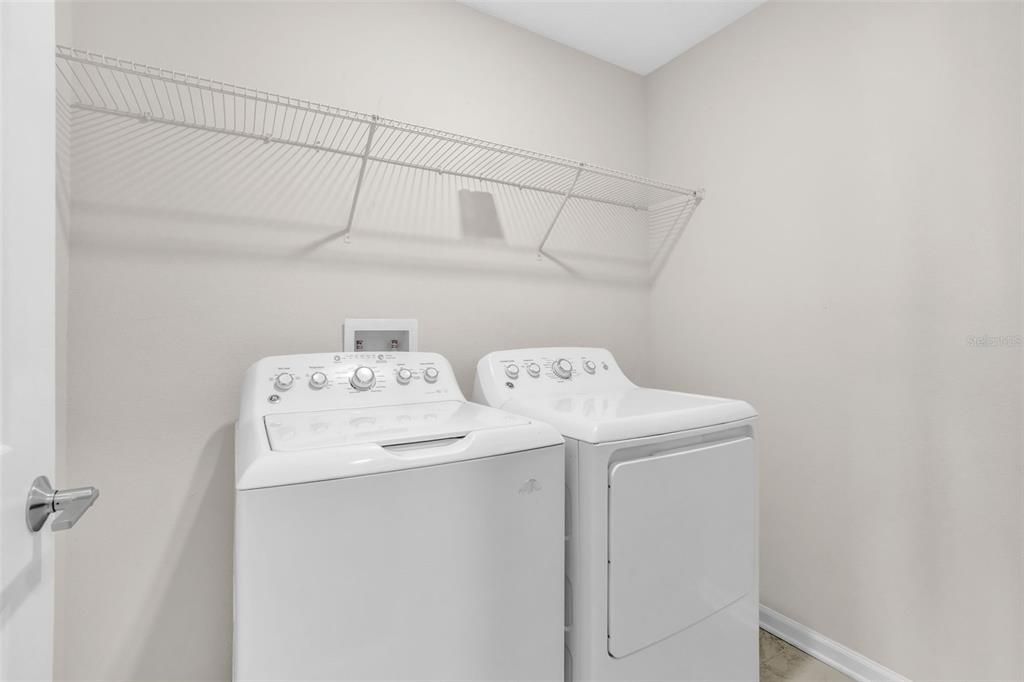 For Sale: $359,999 (4 beds, 2 baths, 2333 Square Feet)