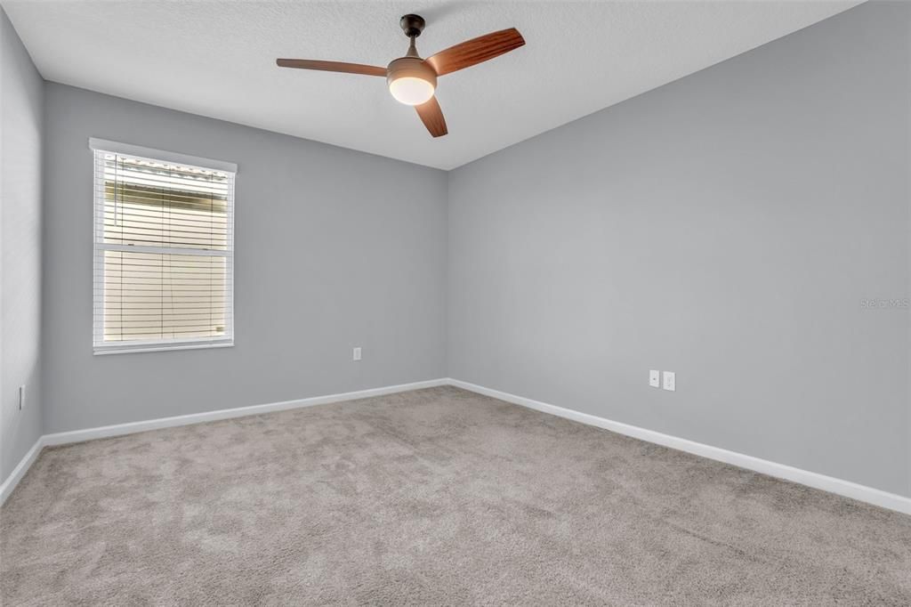 For Sale: $359,999 (4 beds, 2 baths, 2333 Square Feet)