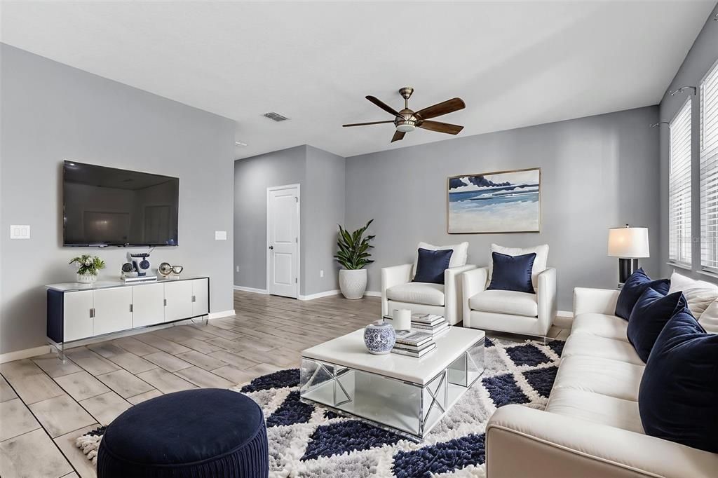 For Sale: $359,999 (4 beds, 2 baths, 2333 Square Feet)