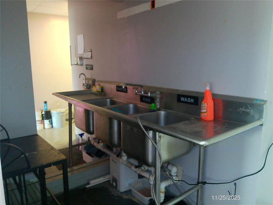 待售: $11,400 (0 贝兹, 0 浴室, 800 平方英尺)