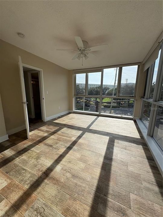 For Rent: $2,000 (1 beds, 1 baths, 859 Square Feet)