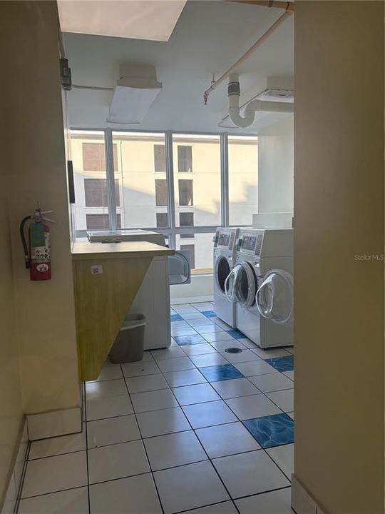 For Rent: $2,000 (1 beds, 1 baths, 859 Square Feet)