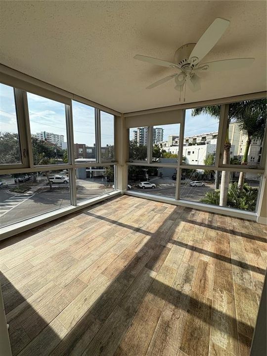 For Rent: $2,000 (1 beds, 1 baths, 859 Square Feet)