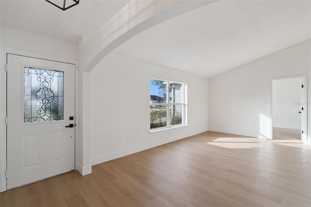 For Sale: $339,900 (3 beds, 2 baths, 1760 Square Feet)