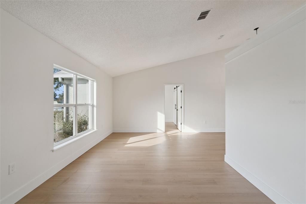 For Sale: $339,900 (3 beds, 2 baths, 1760 Square Feet)