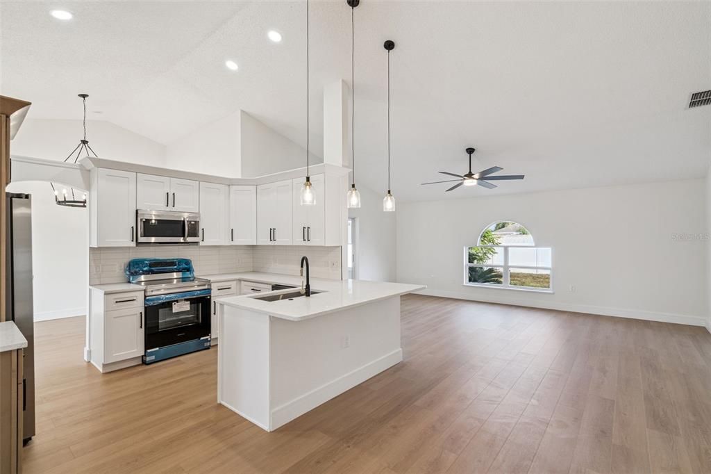 For Sale: $339,900 (3 beds, 2 baths, 1760 Square Feet)