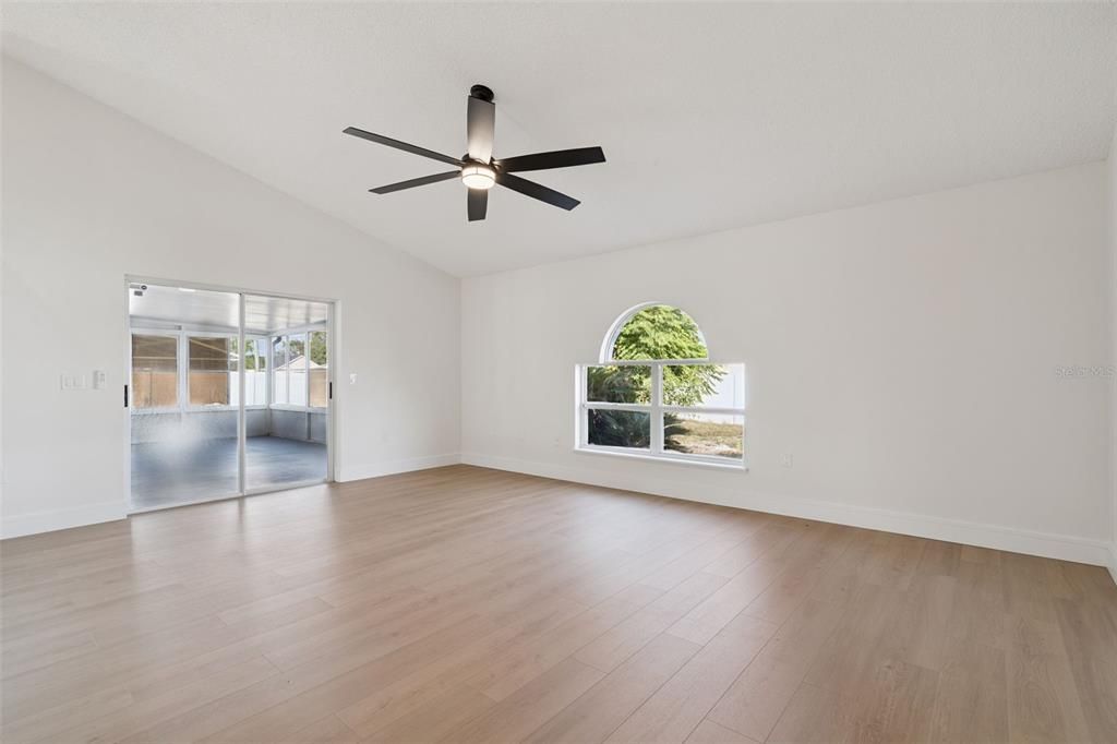 For Sale: $339,900 (3 beds, 2 baths, 1760 Square Feet)