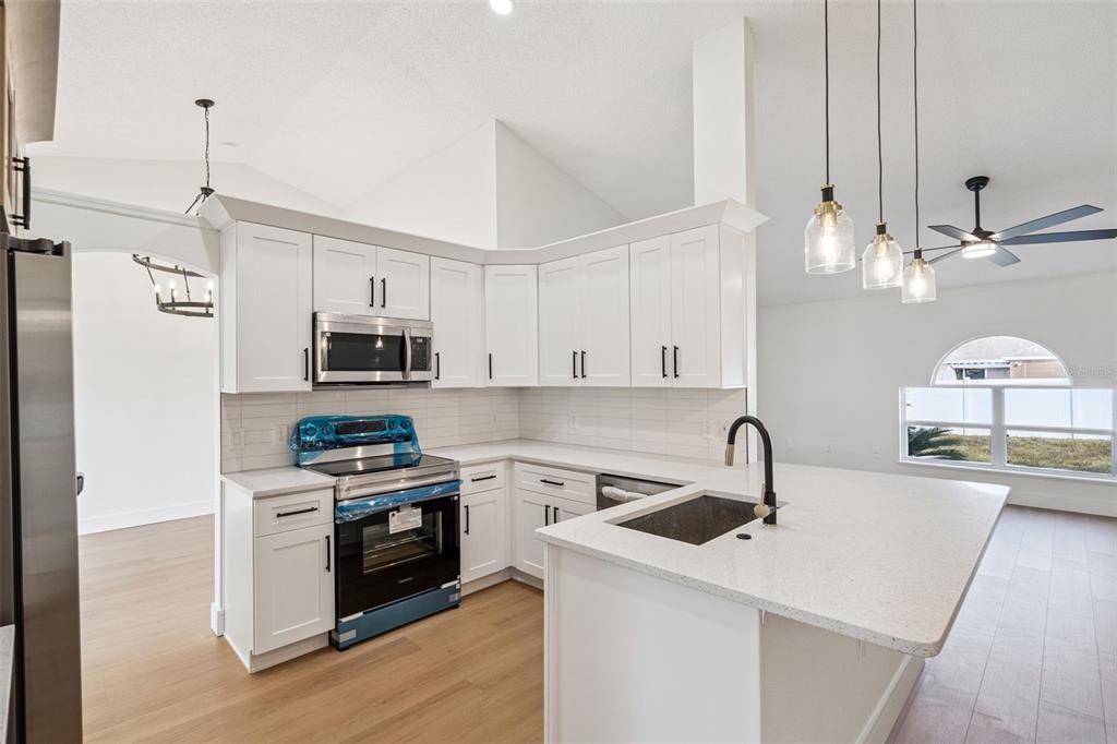 For Sale: $339,900 (3 beds, 2 baths, 1760 Square Feet)