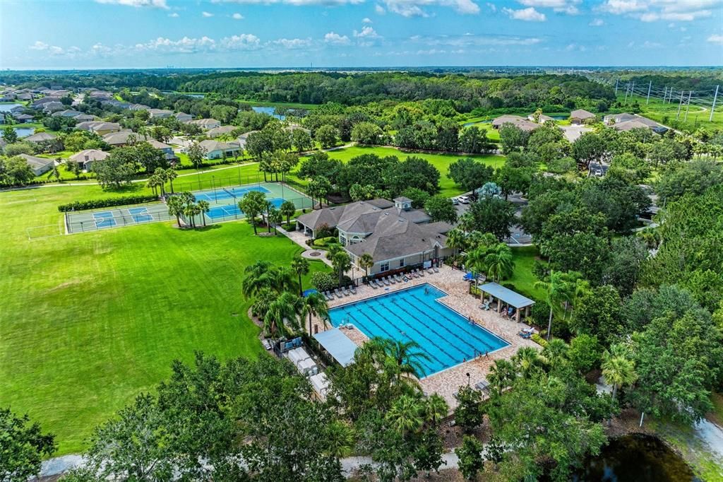 На продажу: $350,000 (4 спален, 2 ванн, 1684 Квадратных фут)