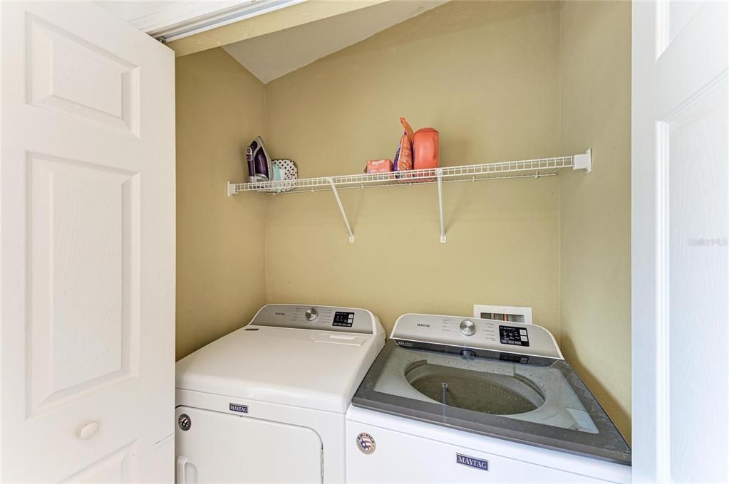 На продажу: $350,000 (4 спален, 2 ванн, 1684 Квадратных фут)