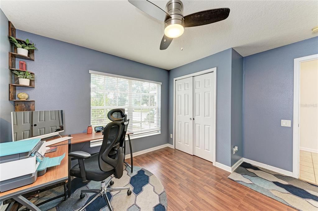 На продажу: $350,000 (4 спален, 2 ванн, 1684 Квадратных фут)