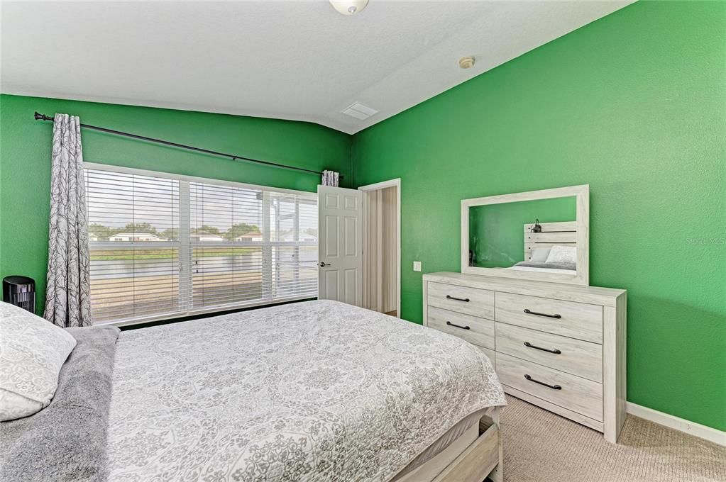 На продажу: $350,000 (4 спален, 2 ванн, 1684 Квадратных фут)