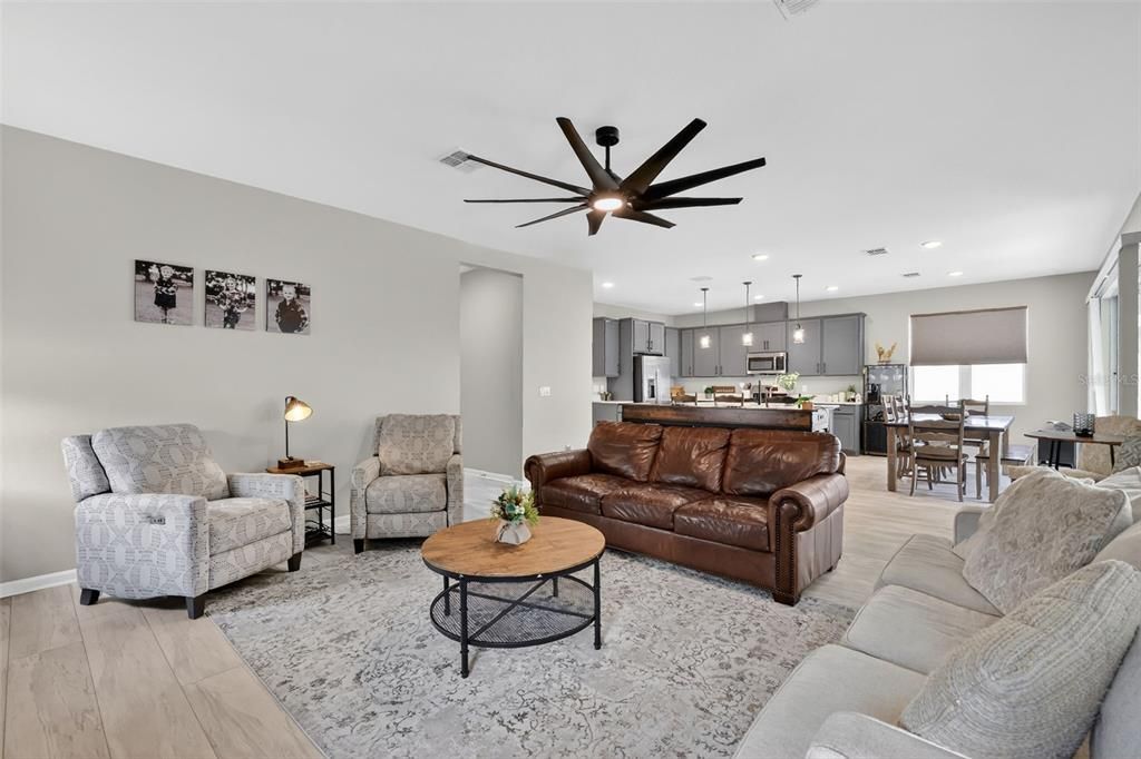 На продажу: $498,750 (5 спален, 3 ванн, 2801 Квадратных фут)