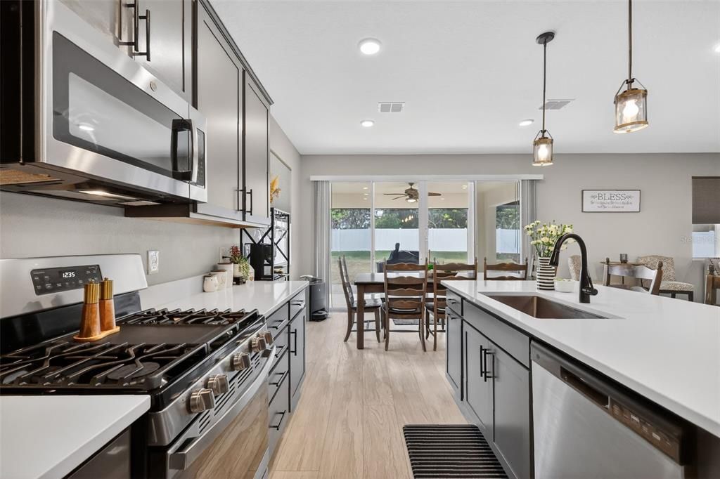 На продажу: $498,750 (5 спален, 3 ванн, 2801 Квадратных фут)