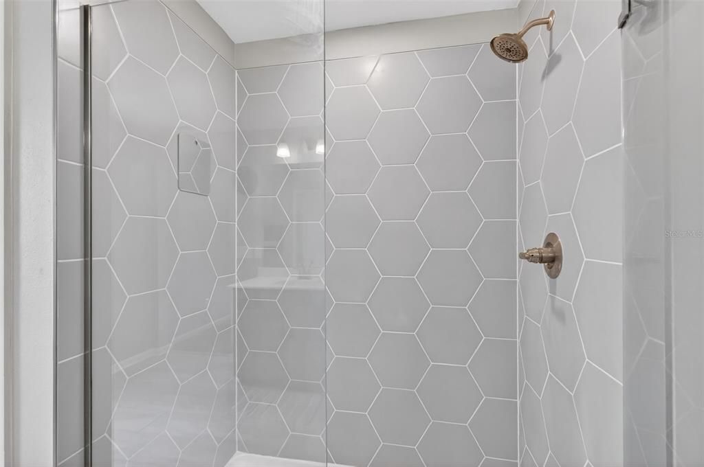 На продажу: $498,750 (5 спален, 3 ванн, 2801 Квадратных фут)