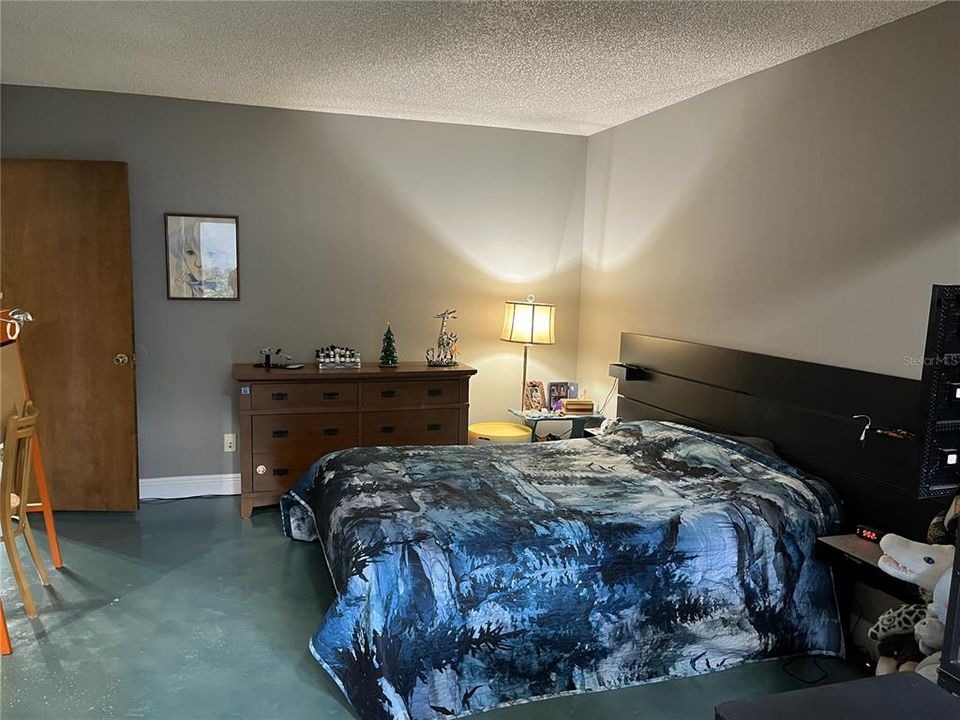 На продажу: $135,000 (1 спален, 1 ванн, 975 Квадратных фут)