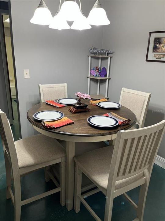 На продажу: $135,000 (1 спален, 1 ванн, 975 Квадратных фут)