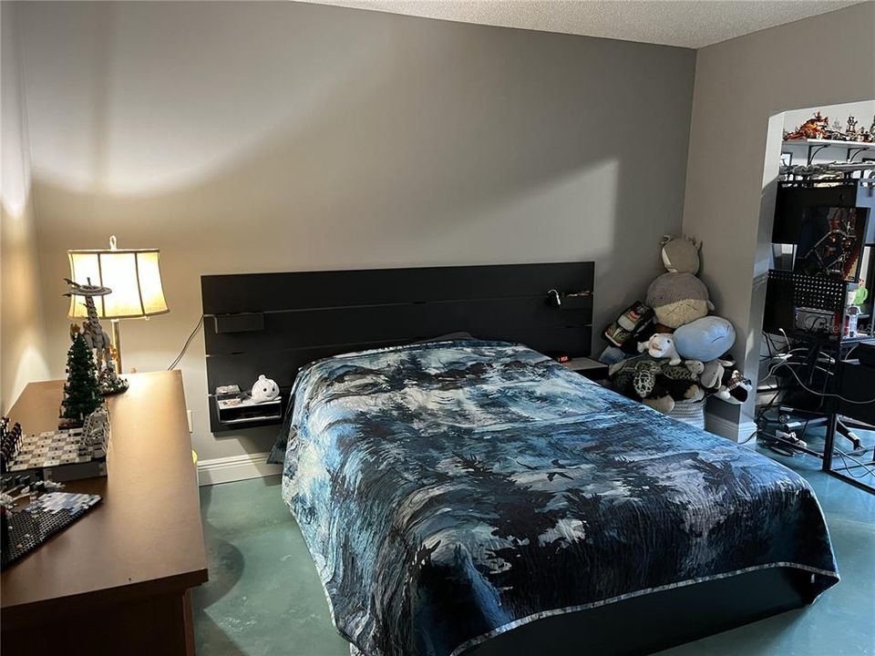 На продажу: $135,000 (1 спален, 1 ванн, 975 Квадратных фут)