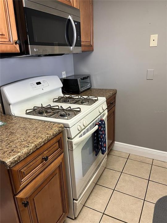 На продажу: $135,000 (1 спален, 1 ванн, 975 Квадратных фут)