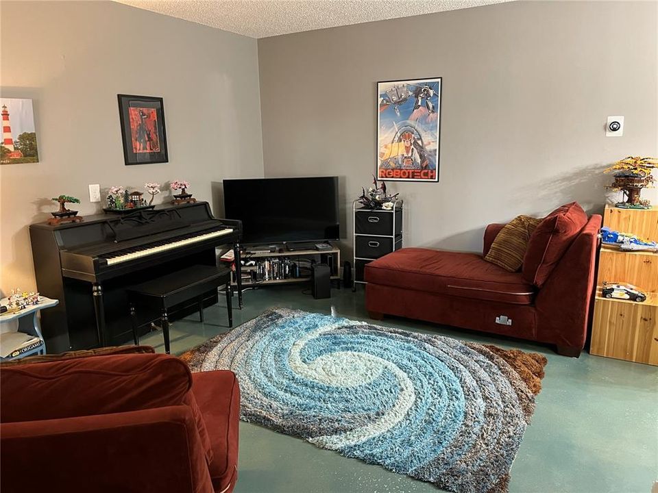 На продажу: $135,000 (1 спален, 1 ванн, 975 Квадратных фут)