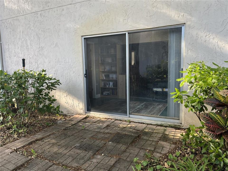 На продажу: $135,000 (1 спален, 1 ванн, 975 Квадратных фут)