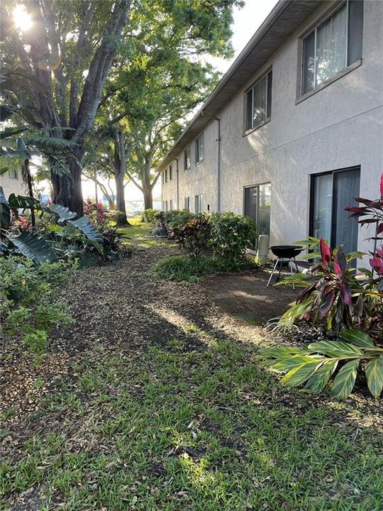 На продажу: $135,000 (1 спален, 1 ванн, 975 Квадратных фут)