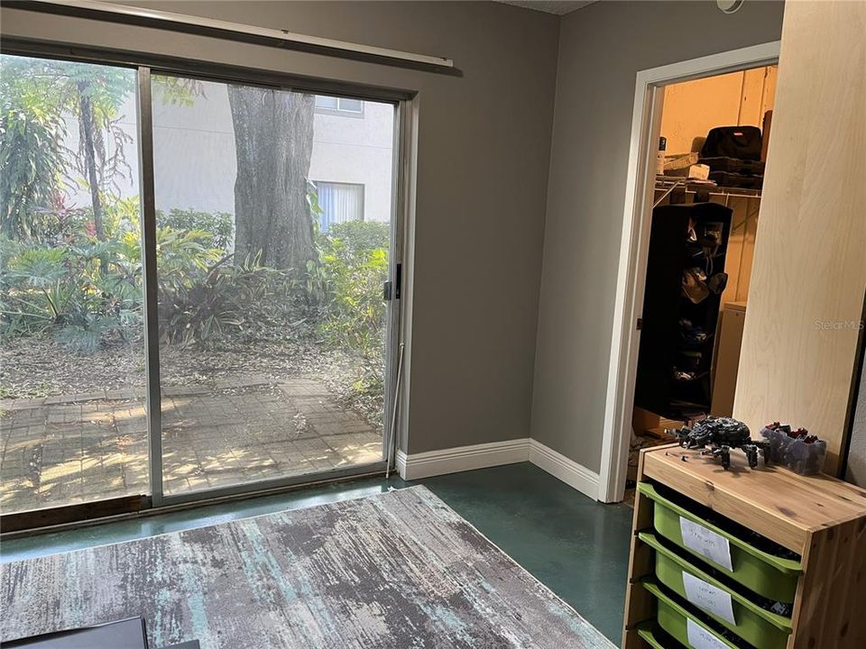 На продажу: $135,000 (1 спален, 1 ванн, 975 Квадратных фут)