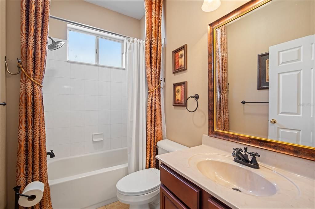 待售: $725,000 (5 贝兹, 3 浴室, 3040 平方英尺)