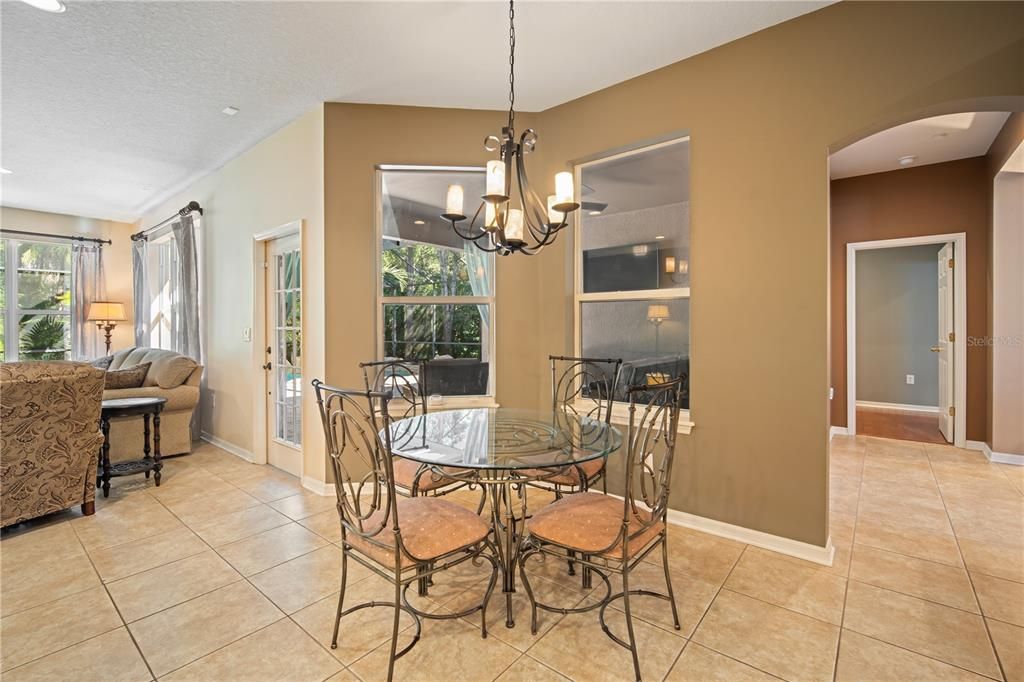 待售: $725,000 (5 贝兹, 3 浴室, 3040 平方英尺)