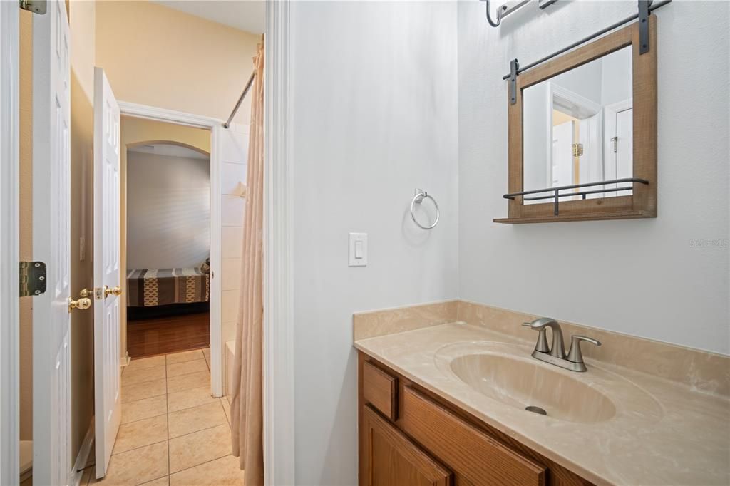 待售: $725,000 (5 贝兹, 3 浴室, 3040 平方英尺)