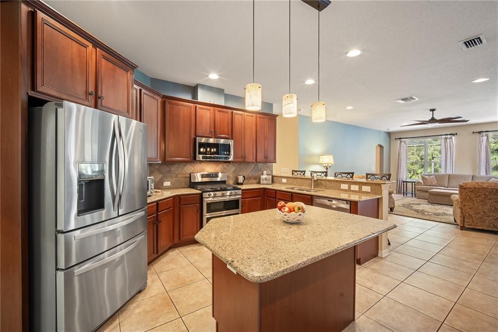 待售: $725,000 (5 贝兹, 3 浴室, 3040 平方英尺)