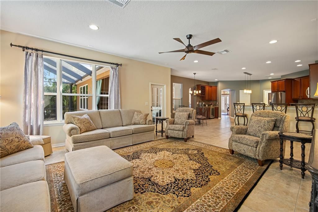 待售: $725,000 (5 贝兹, 3 浴室, 3040 平方英尺)