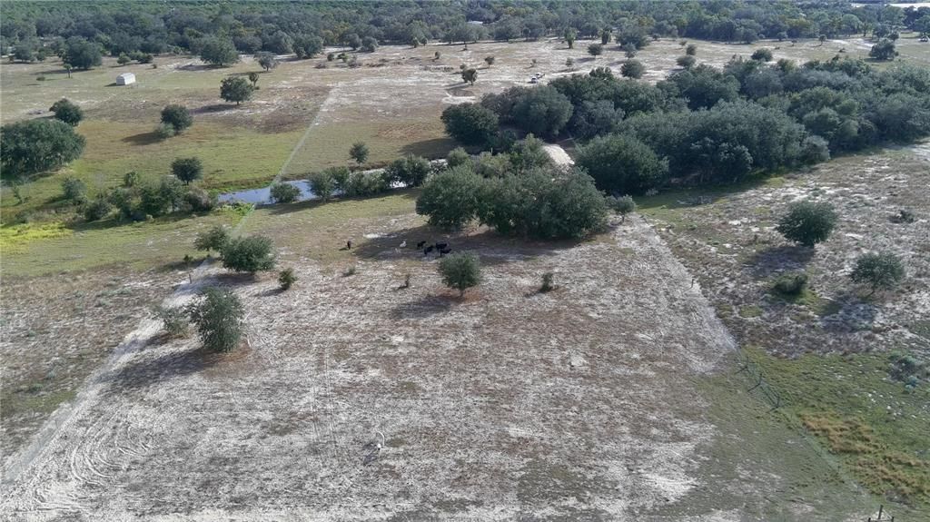 待售: $855,000 (24.92 acres)