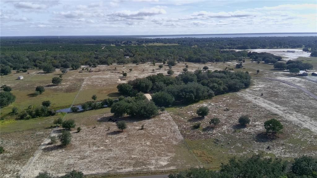 待售: $855,000 (24.92 acres)