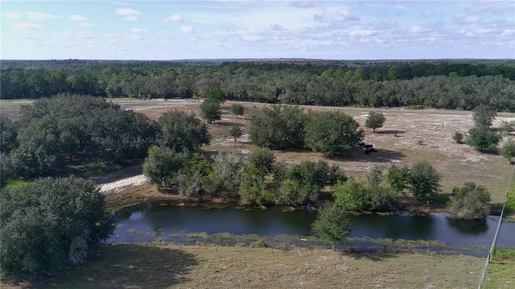 待售: $855,000 (24.92 acres)