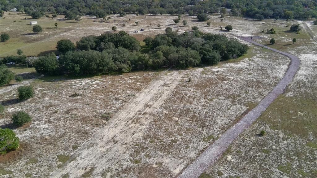 待售: $855,000 (24.92 acres)